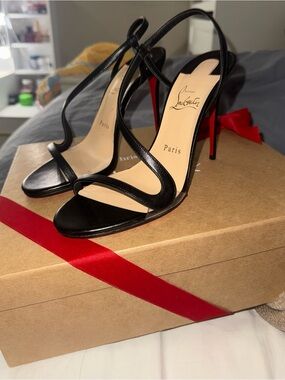 Christian Louboutin - Red bottoms ❤️ Rosalie 100m everlasting sole